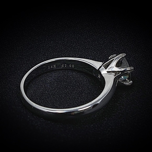 Tiffany&Co 14k 2 Carat Lab Diamond Engagement Ring - Picture 13 of 16